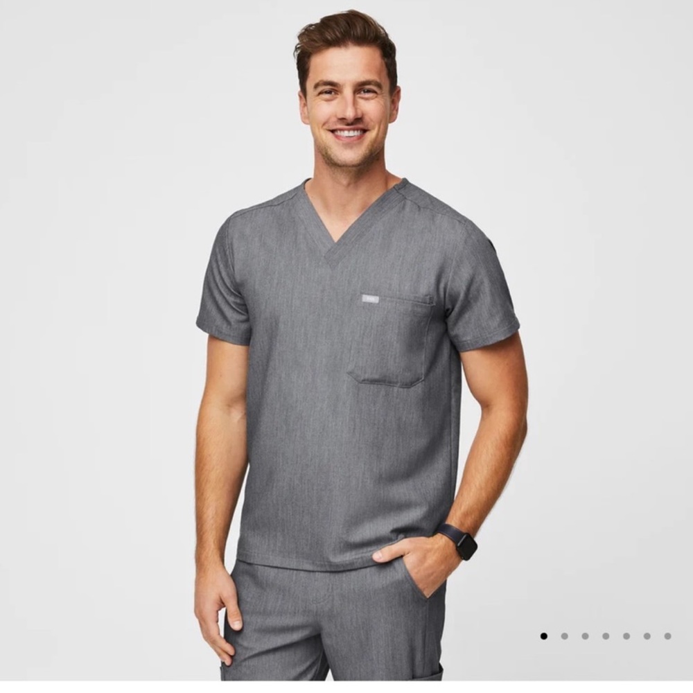 Mens Figs Leon Three Pocket Scrub Top Graphite Gray Size Large